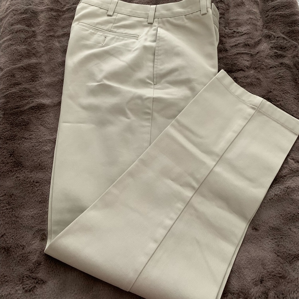 LL Bean Men’s Flat Front Classic Fit